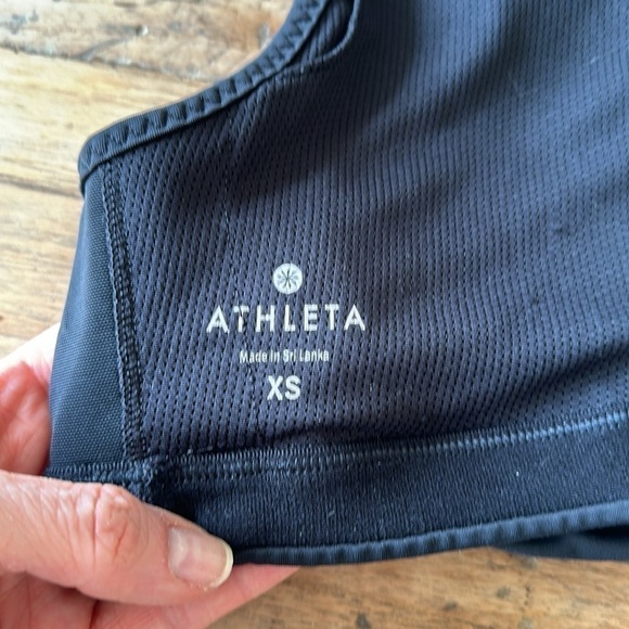 Athleta max out sports bra with cool back straps size xs - Picture 6 of 7
